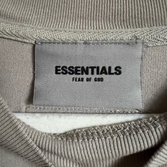 Essentials camel long sleeve - Picture 2 of 3